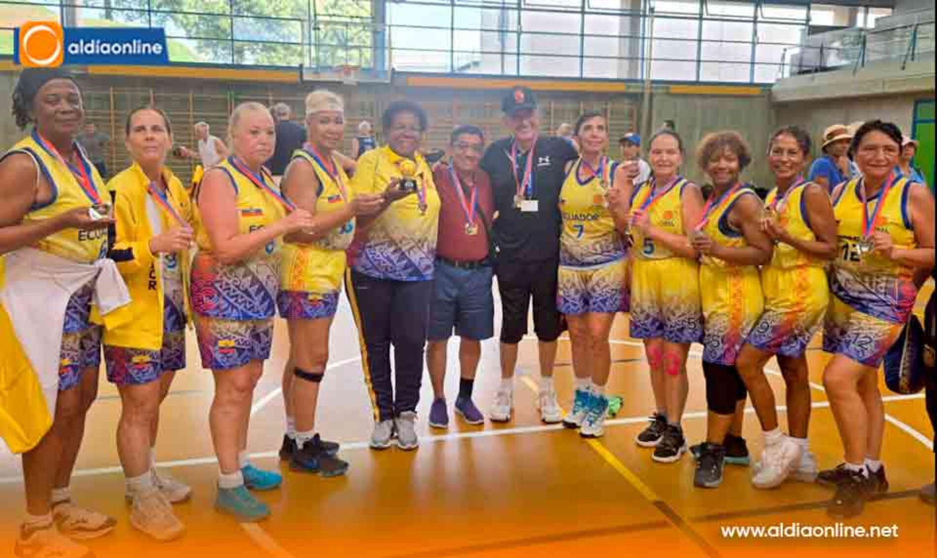 ECUADOR CON LA COTOPAXENSE  GLORIA RACINES SE CORONARON  CAMPEONAS EN MUNDIAL  DE  MAXIBASQUETBOL 65+ EN SUIZA