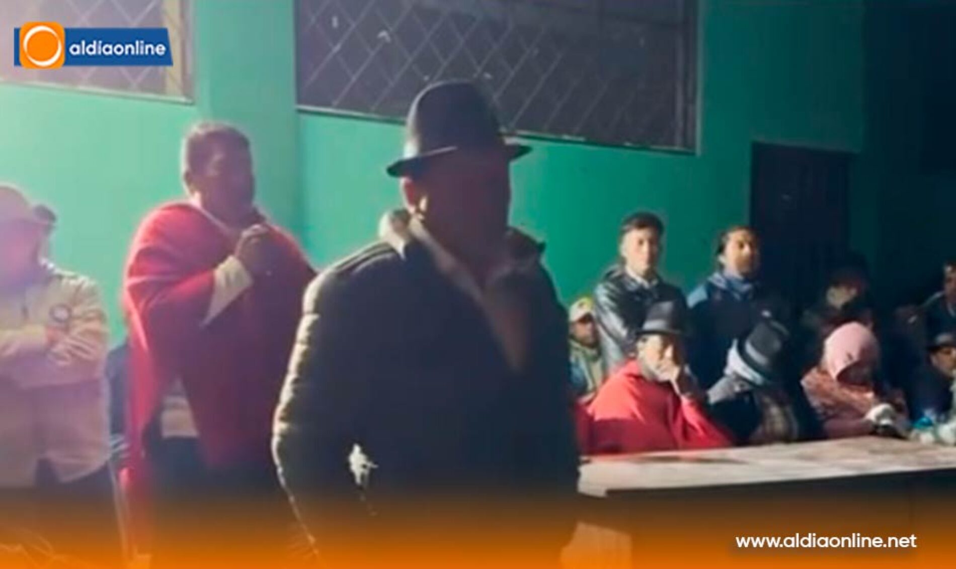 ¿QUIÉNES SON LOS TRES POLICÍAS RETENIDOS ACUSADOS DE HACER SEGUIMIENTOS A LEONIDAS IZA?