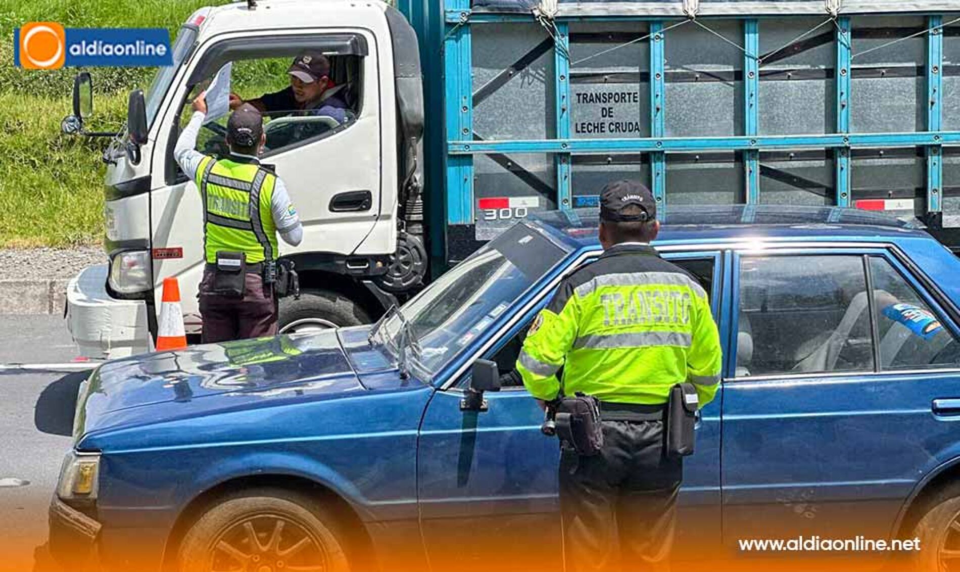EMPRESA DE MOVILIDAD DE LATACUNGA SANCIONÓ A 309 CONDUCTORES POR ESTACIONARSE EN LUGARES PROHIBIDOS