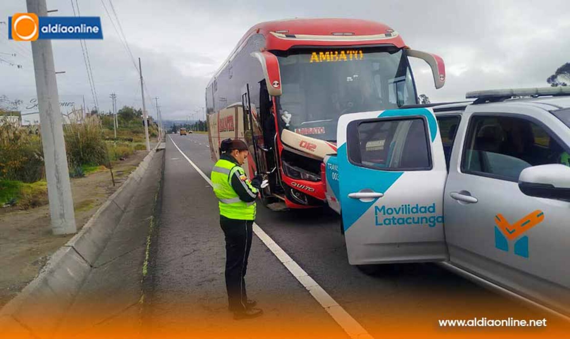 EMPRESA DE MOVILIDAD DE LATACUNGA SANCIONÓ A 309 CONDUCTORES POR ESTACIONARSE EN LUGARES PROHIBIDOS
