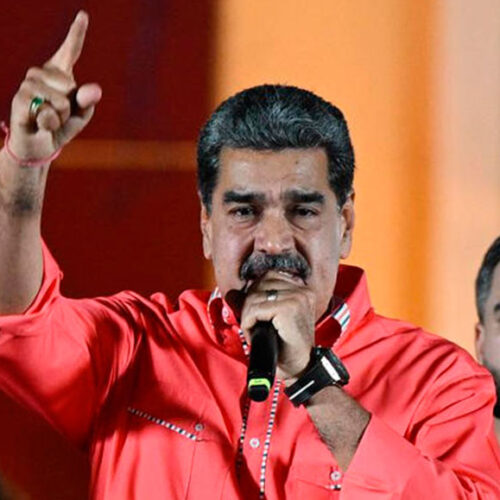 MADURO ASCIENDE A GENERAL AL EMBAJADOR DE SU PAÍS EN COLOMBIA