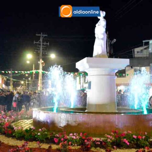 SALCEDO INICIÓ FIESTAS CON INAUGURACIÓN DEL PARQUE DE LA MADRE Y MAPPING (VIDEO)