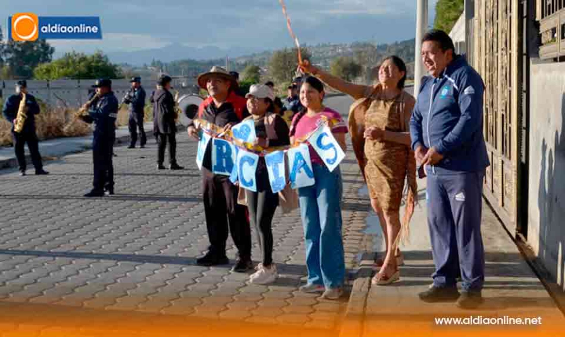 BARRIO ISIMBO 2 RECIBEN 6 MIL METROS CUADRADOS DE ADOQUINADO CON 110 MIL DÓLARES DE INVERSIÓN (VIDEO)