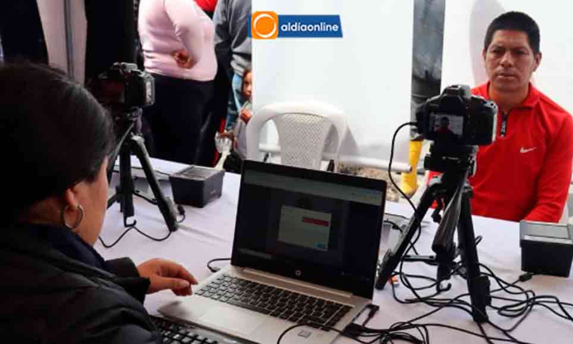 400 CÉDULAS ENTREGAN EN SAQUISILÍ CON LAS BRIGADAS ORGANIZADO POR JEFATURA POLÍTICA (VIDEO)