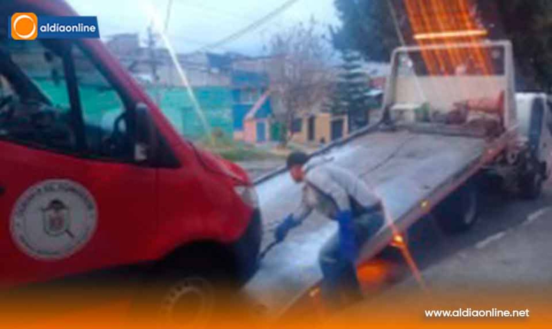 AMBULANCIA DEL CUERPO DE BOMBEROS DE QUITO FUE ASALTADA DURANTE UNA EMERGENCIA