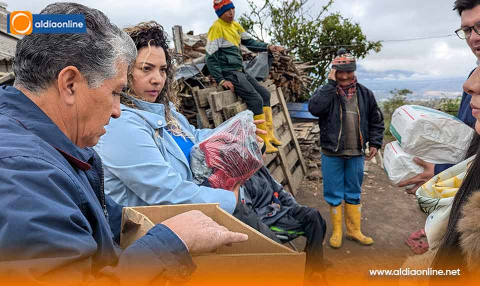 ALCALDÍA DE SALCEDO ENTREGA AYUDA HUMANITARIA A GRUPOS VULNERABLES