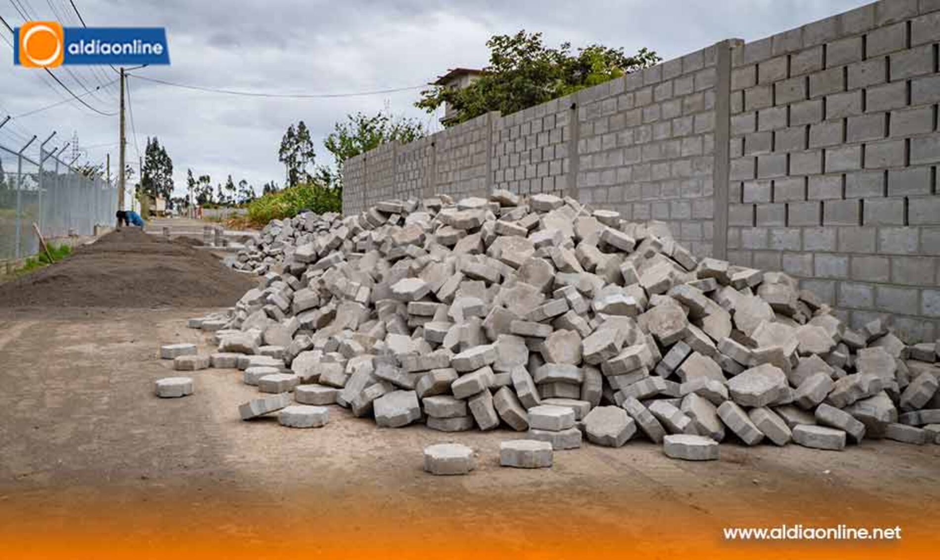 MÁS DE 1.500 FAMILIAS CELEBRAN EL ADOQUINADO DE LA CALLE LAS ORQUÍDEAS EN BELISARIO QUEVEDO