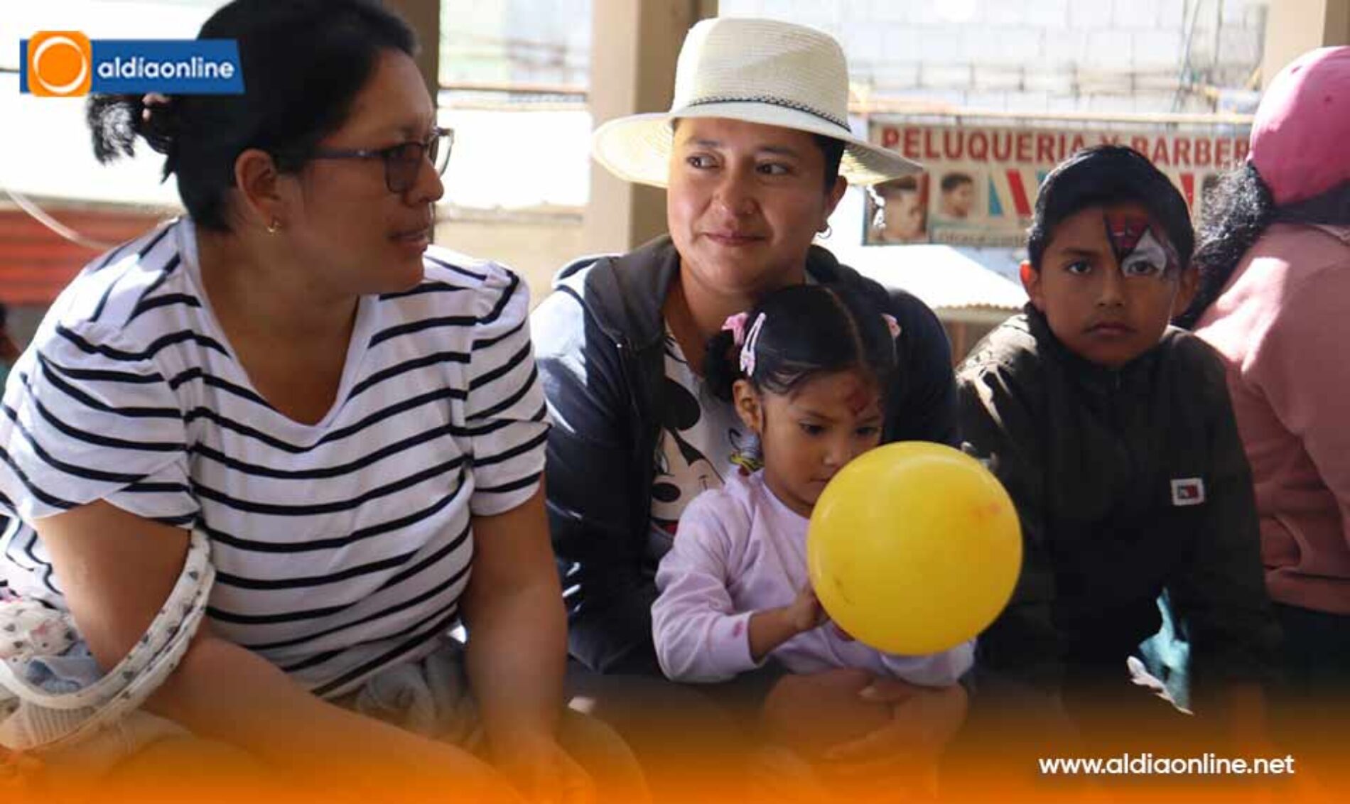 GOBERNADOR DE COTOPAXI ENTREGÓ KITS DE AYUDA HUMANITARIA EN EL CANTÓN SIGCHOS