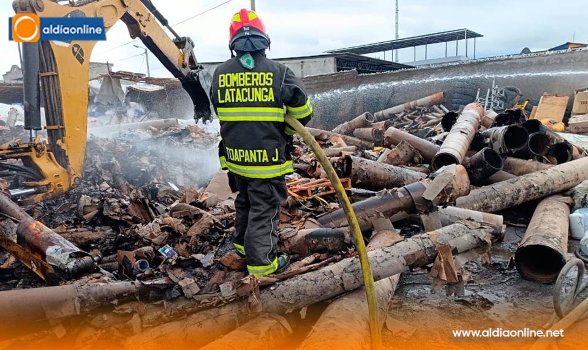 INCENDIO ESTRUCTURAL EN LA PARROQUIA ELOY ALFARO FUE ATENDIDA DE BOMBEROS DE LATACUNGA