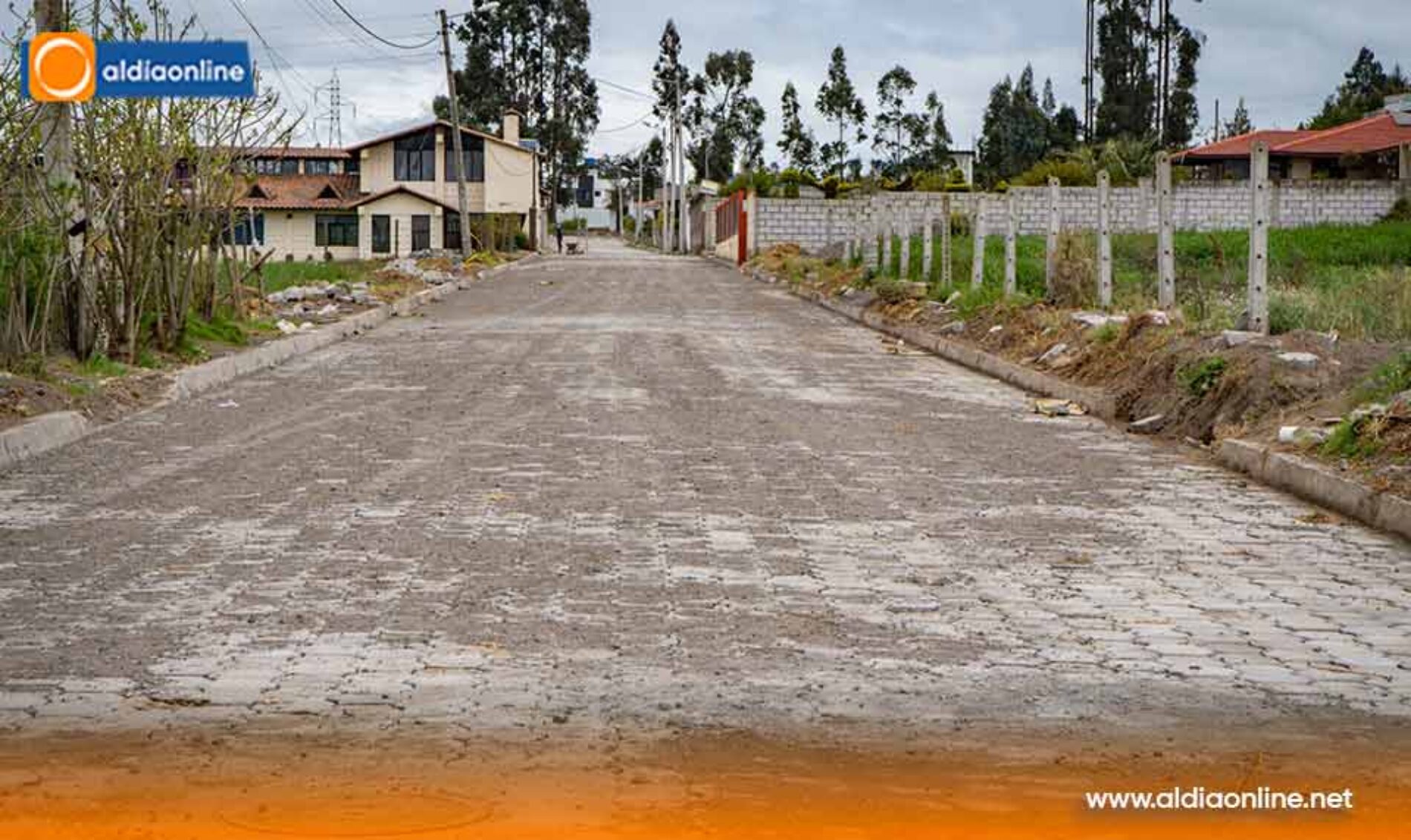 MÁS DE 1.500 FAMILIAS CELEBRAN EL ADOQUINADO DE LA CALLE LAS ORQUÍDEAS EN BELISARIO QUEVEDO
