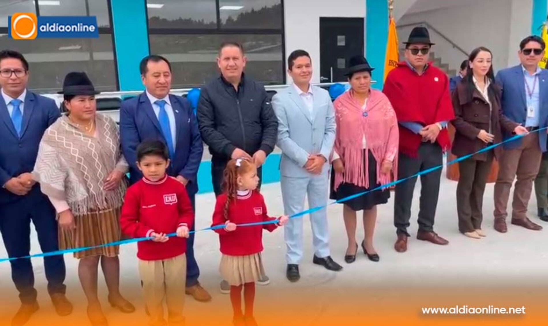 ALCALDE DE SAQUISILÍ INAUGURÓ BLOQUE DE AULAS  EN LA UNIDAD EDUCATIVA NACIONES UNIDAS
