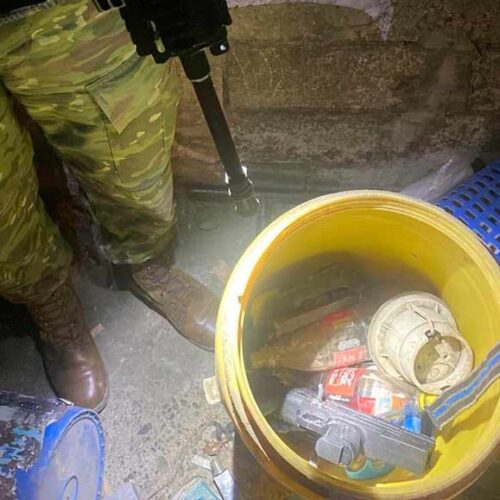 OPERACIÓN MILITAR PERMITE LA APREHENSIÓN DE DOS SUJETOS CON ARMA DE FUEGO EN QUEVEDO