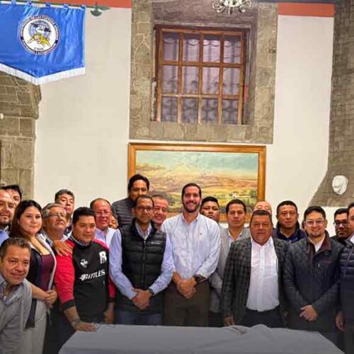 EL GOBIERNO DEL NUEVO ECUADOR PROMUEVE DIÁLOGO CON EL SECTOR TRANSPORTE EN LATACUNGA