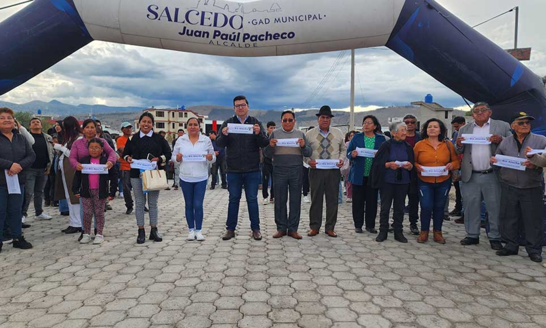 ALCALDÍA DE SALCEDO INAUGURA ADOQUINADO DE LA CALLE ATOCHA