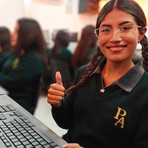 MÁS DE $183 MIL DESTINADOS A MODERNOS LABORATORIOS DE INFORMÁTICA EN UNIDADES EDUCATIVAS DE COTOPAXI Y PASTAZA