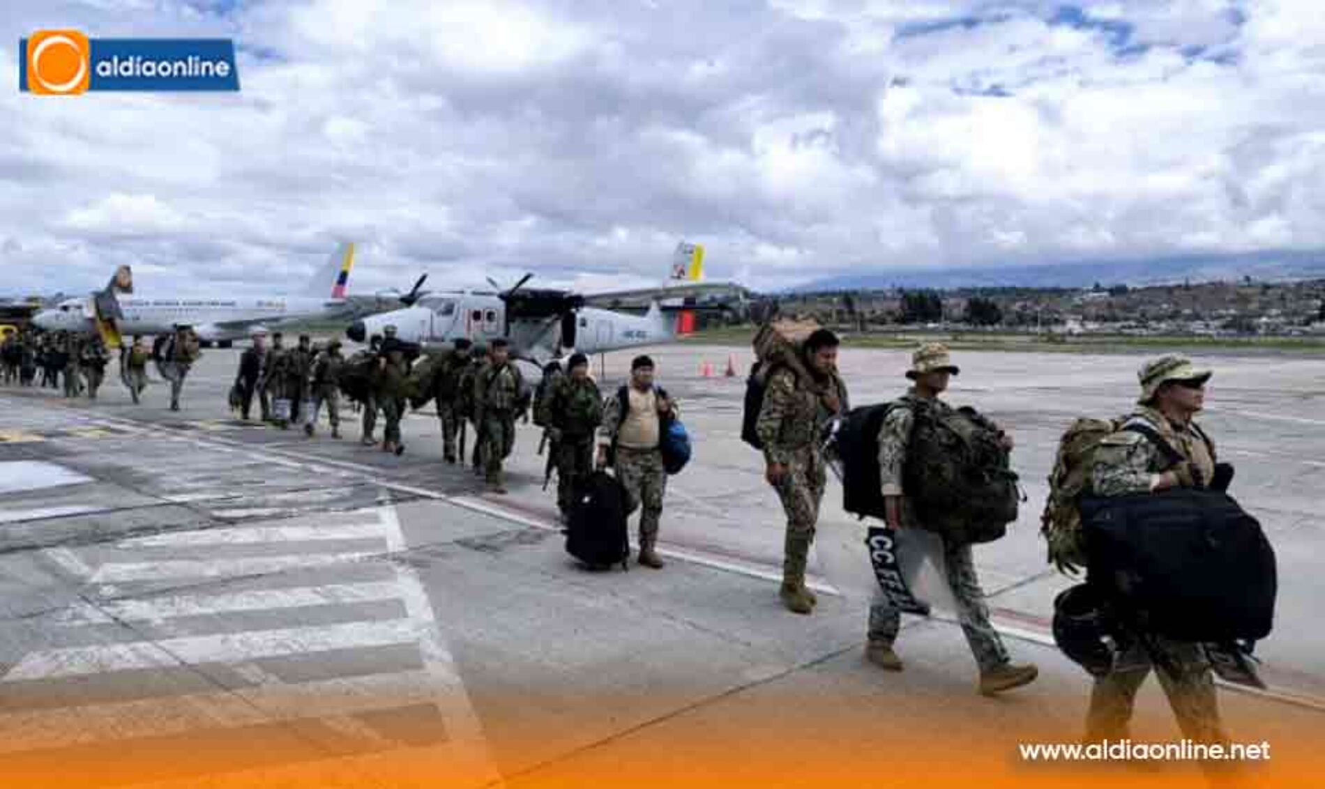 3 MIL SOLDADOS LLEGARON AL AEROPUERTO COTOPAXI Y SE TRASLADARON A QUITO ANTE ANUNCIO DE TOMA POR PARTE DE LA CONAIE (VIDEO)
