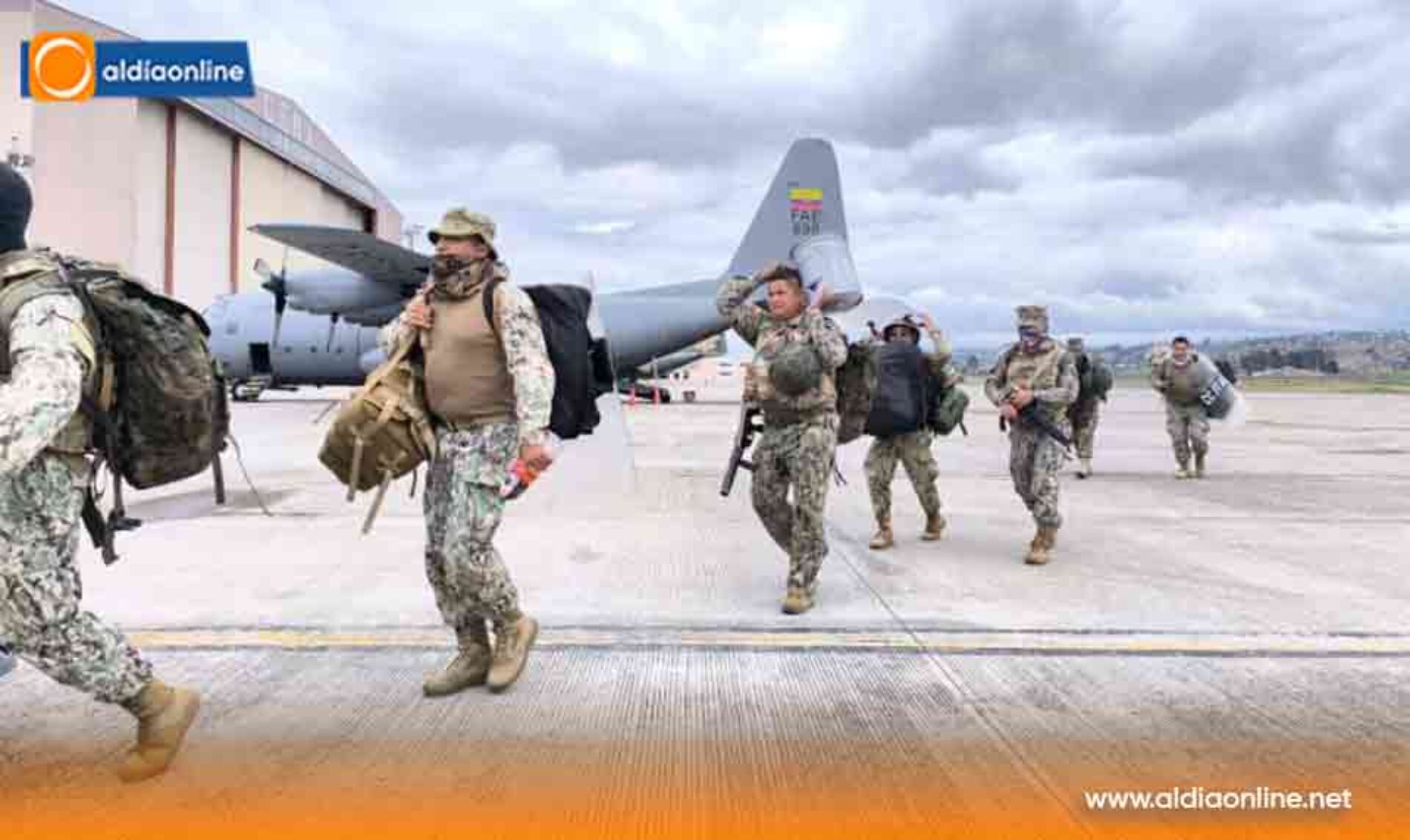 3 MIL SOLDADOS LLEGARON AL AEROPUERTO COTOPAXI Y SE TRASLADARON A QUITO ANTE ANUNCIO DE TOMA POR PARTE DE LA CONAIE (VIDEO)