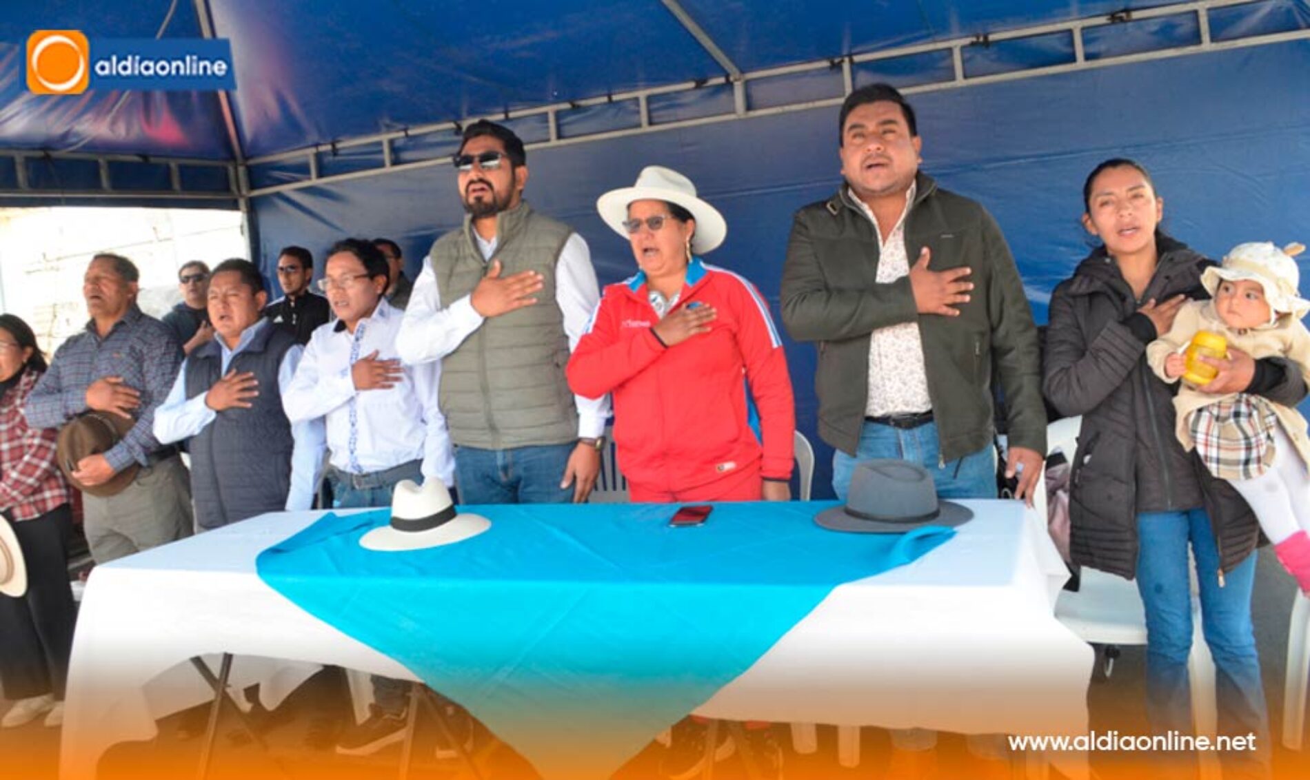 PREFECTURA INAUGURA ASFALTADO QUE UNE LAS PARROQUIAS DE  GUAYTACAMA (PILACOTO) CON TANICUCHI (SAN ANDRÉS)  (VIDEO)