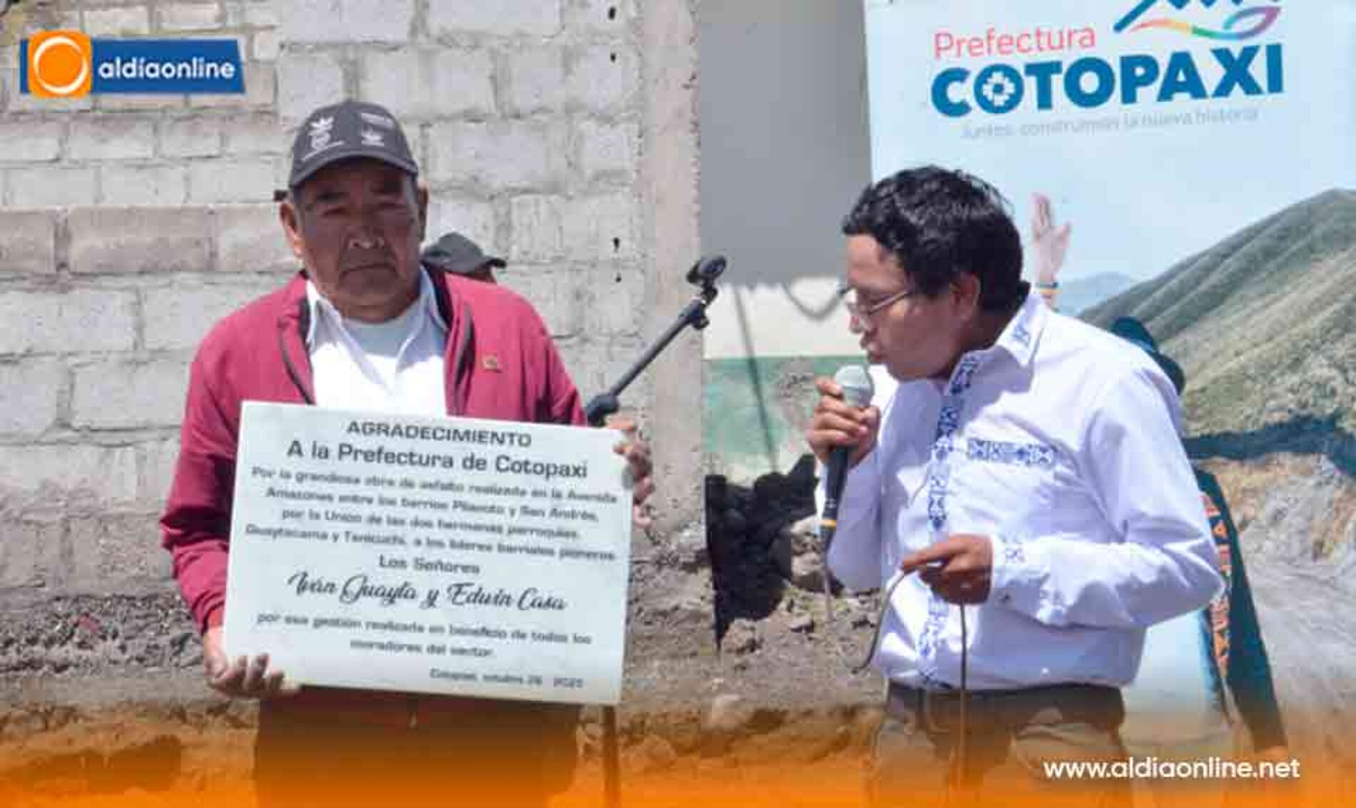 PREFECTURA INAUGURA ASFALTADO QUE UNE LAS PARROQUIAS DE  GUAYTACAMA (PILACOTO) CON TANICUCHI (SAN ANDRÉS)  (VIDEO)