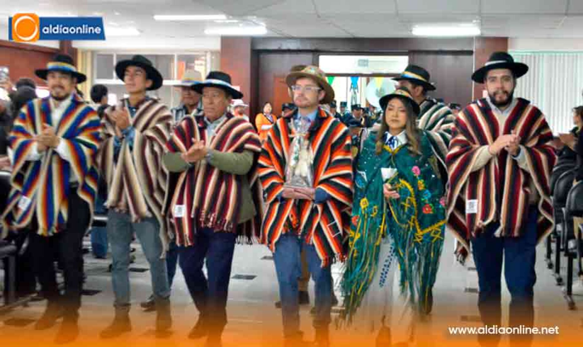 UNIVERSIDAD INDOAMÉRICA SE SUMA A LA FIESTA DE LA MAMA NEGRA CON LA TRADICIONAL JOCHA DEL ABANDERADO (VIDEO)