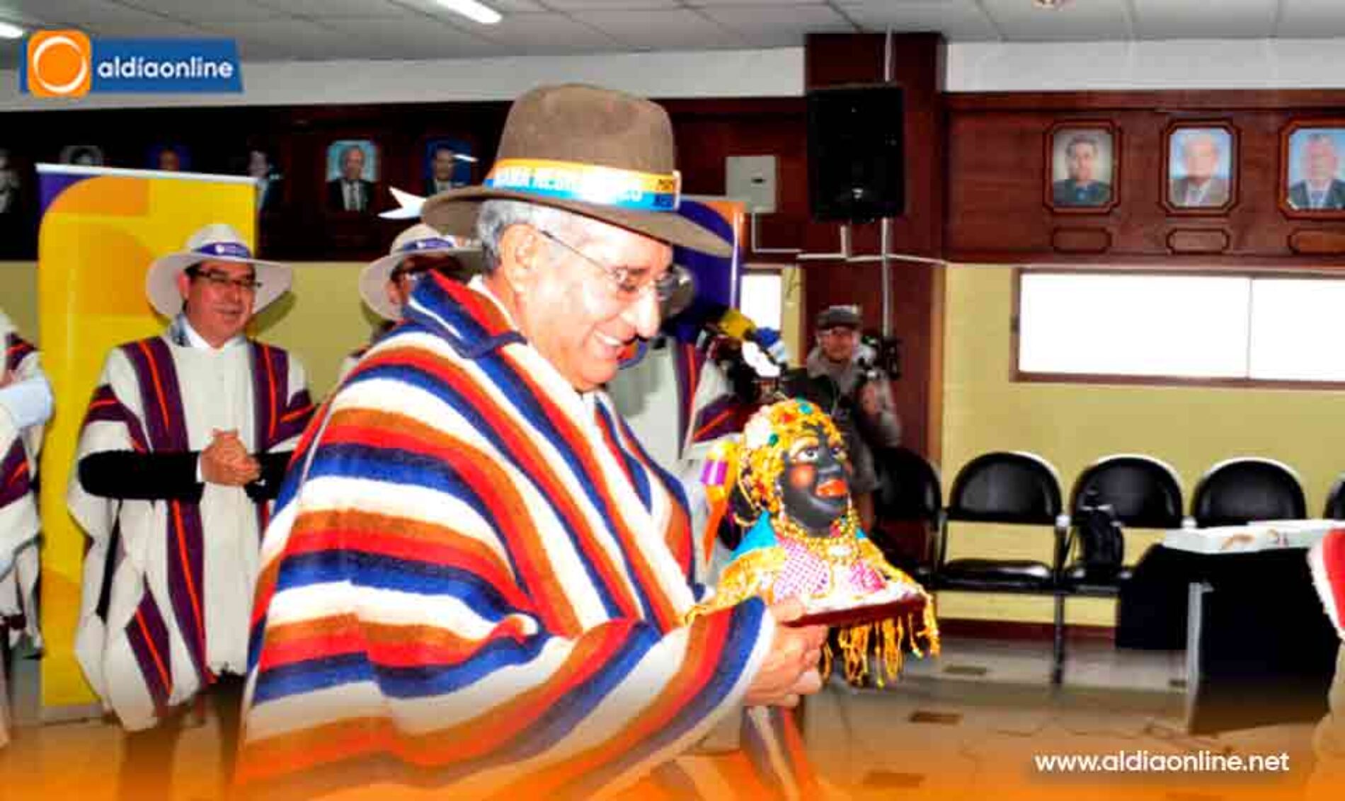 UNIVERSIDAD INDOAMÉRICA SE SUMA A LA FIESTA DE LA MAMA NEGRA CON LA TRADICIONAL JOCHA DEL ABANDERADO (VIDEO)