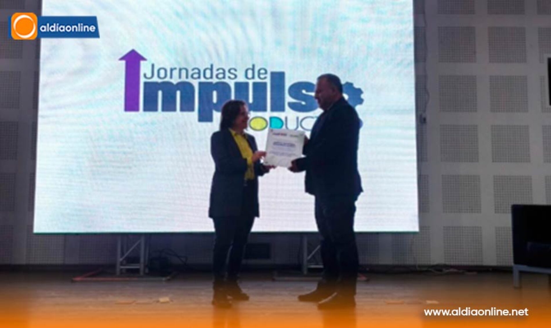 CONAFIPS OTORGA RECONOCIMIENTO AL INSTITUTO SUPERIOR UNIVERSITARIO COTOPAXI