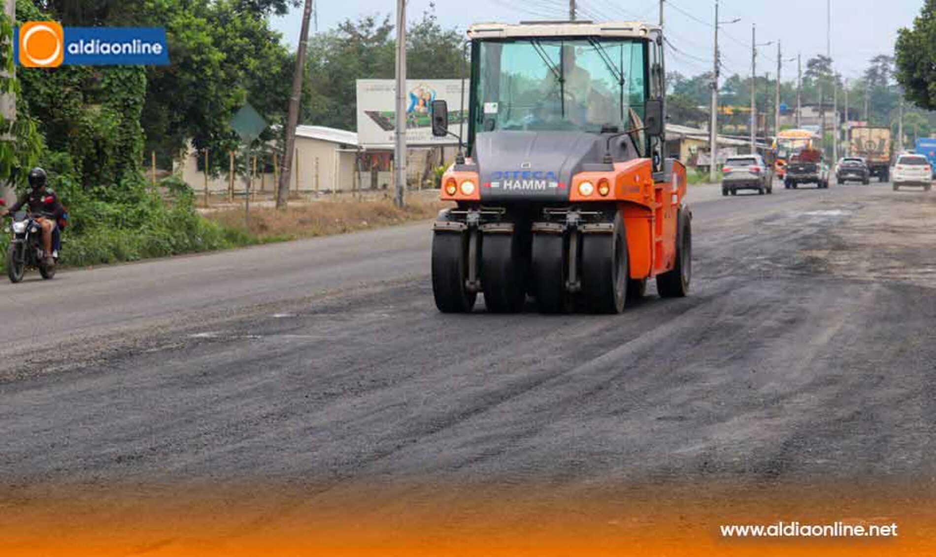LA MANÁ INICIA BACHEO EMERGENTE EN LA E-30, TRAMO QUE CONECTA COTOPAXI Y LOS RÍOS