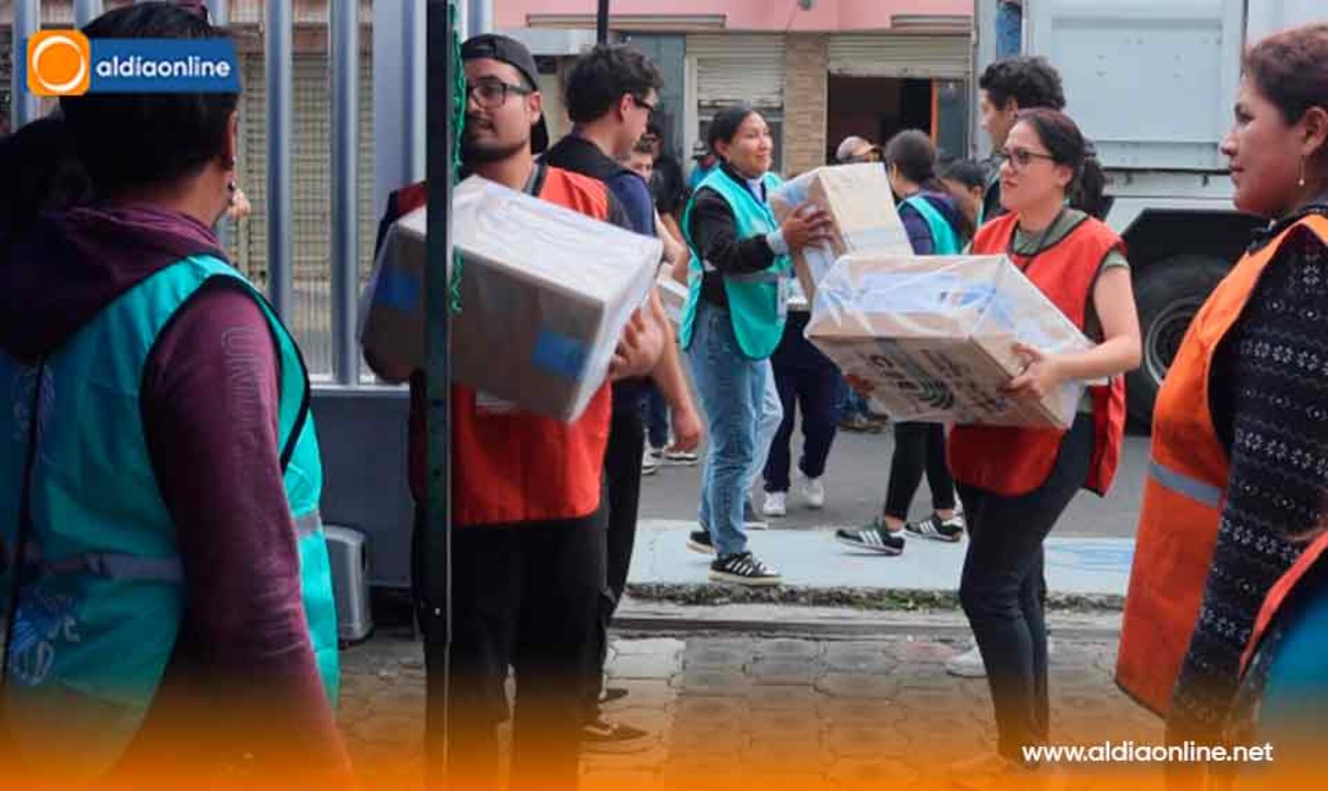 CNE COTOPAXI RECIBE LOS PAQUETES ELECTORALES PARA EL REFERÉNDUM Y CONSULTA POPULAR 2025