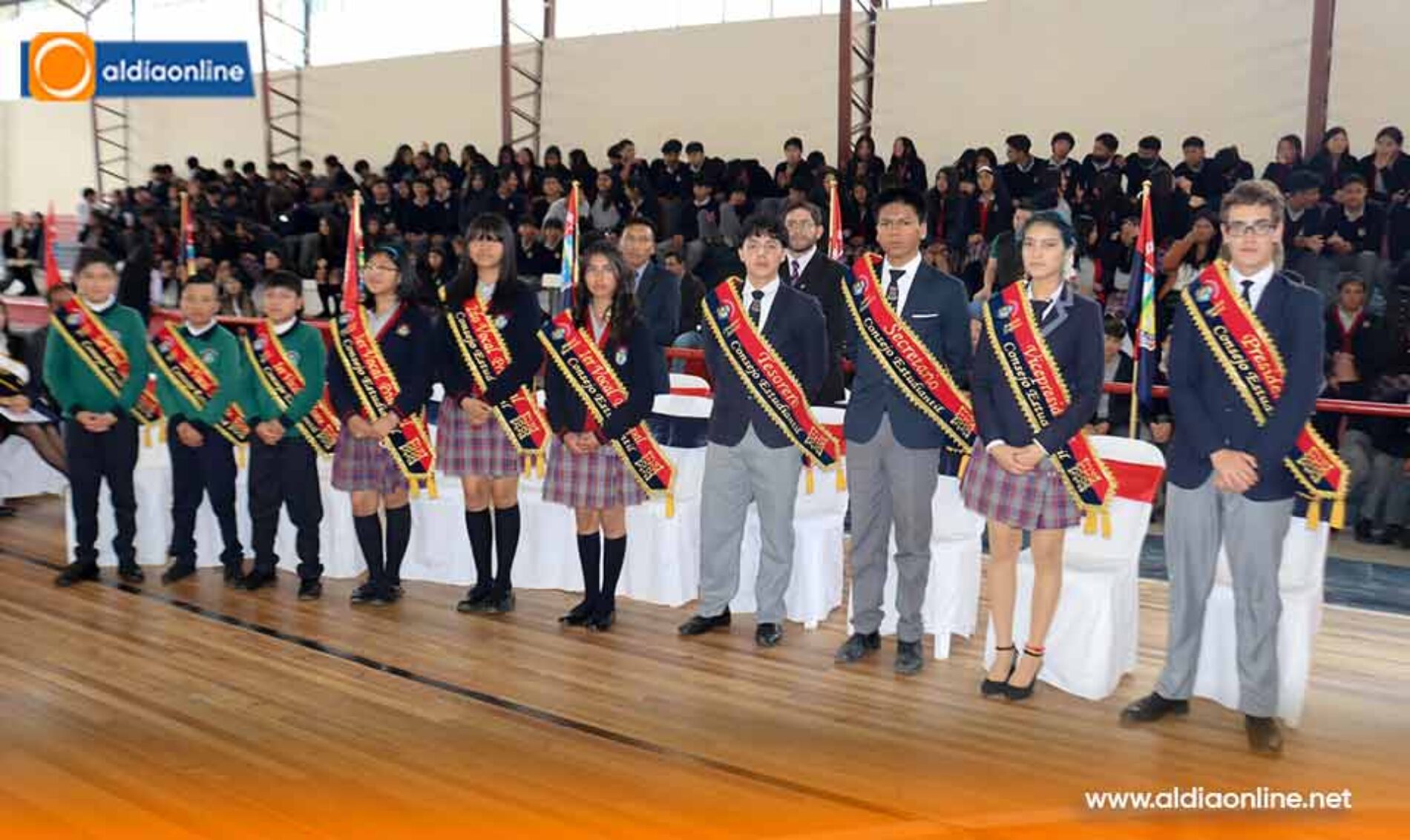 GOBERNADOR DE COTOPAXI PARTICIPA EN LA POSESIÓN DEL CONSEJO ESTUDIANTIL DE LA UNIDAD EDUCATIVA VELASCO IBARRA