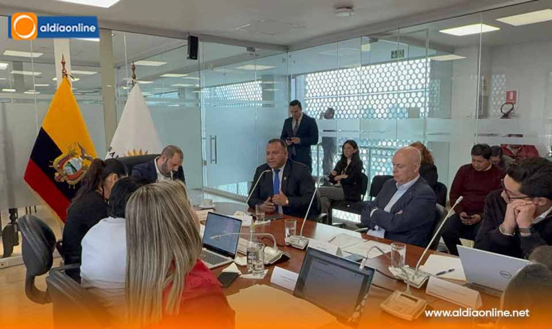 RECTOR DEL ISUC EXPONE EN LA ASAMBLEA NACIONAL LOS BENEFICIOS DEL PROYECTO DE LEY PARA EL IMPULSO DE LA FORMACIÓN DUAL