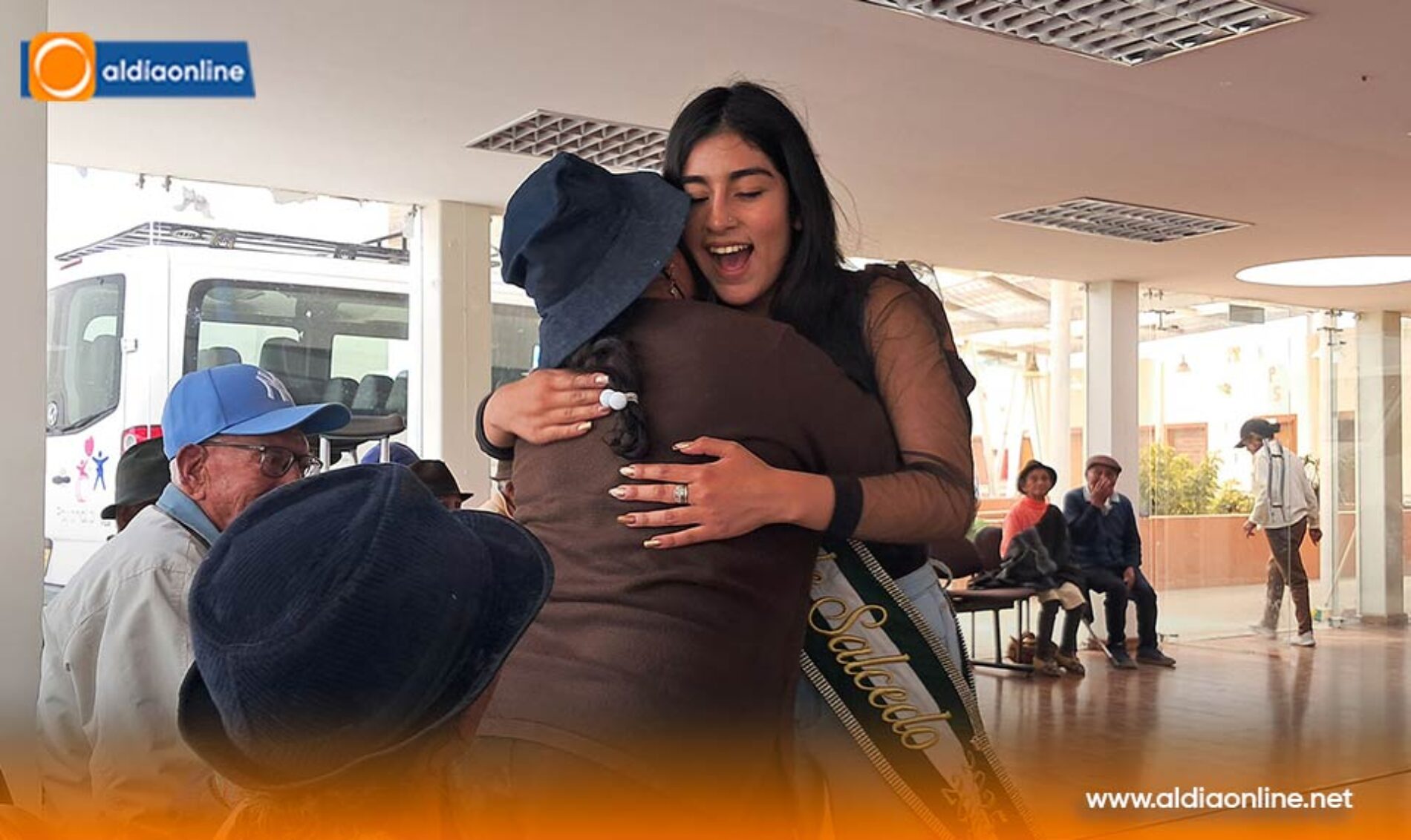 REINA DE SALCEDO COMPARTIÓ UNA JORNADA SOLIDARIA CON LOS ADULTOS MAYORES DEL CIAG