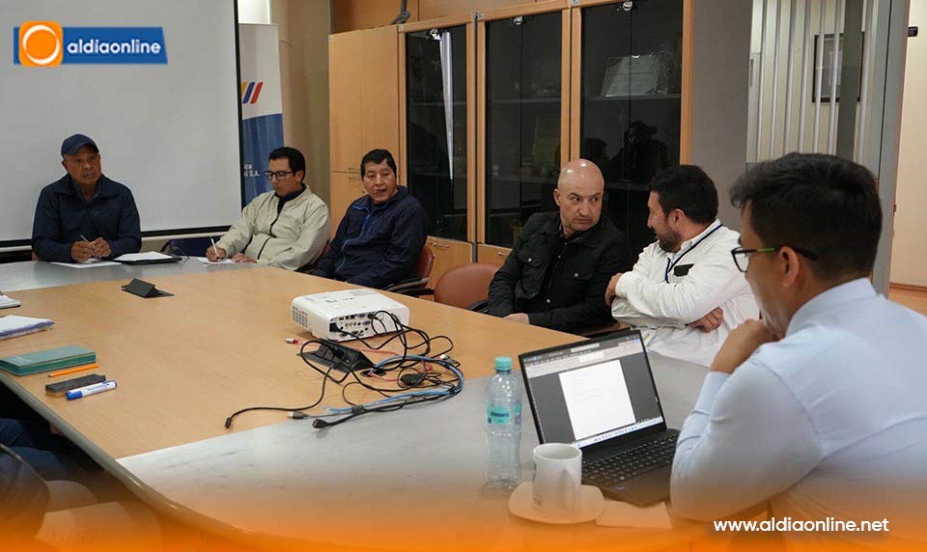 RECTOR DEL ISUC EXPONE EN LA ASAMBLEA NACIONAL LOS BENEFICIOS DEL PROYECTO DE LEY PARA EL IMPULSO DE LA FORMACIÓN DUAL