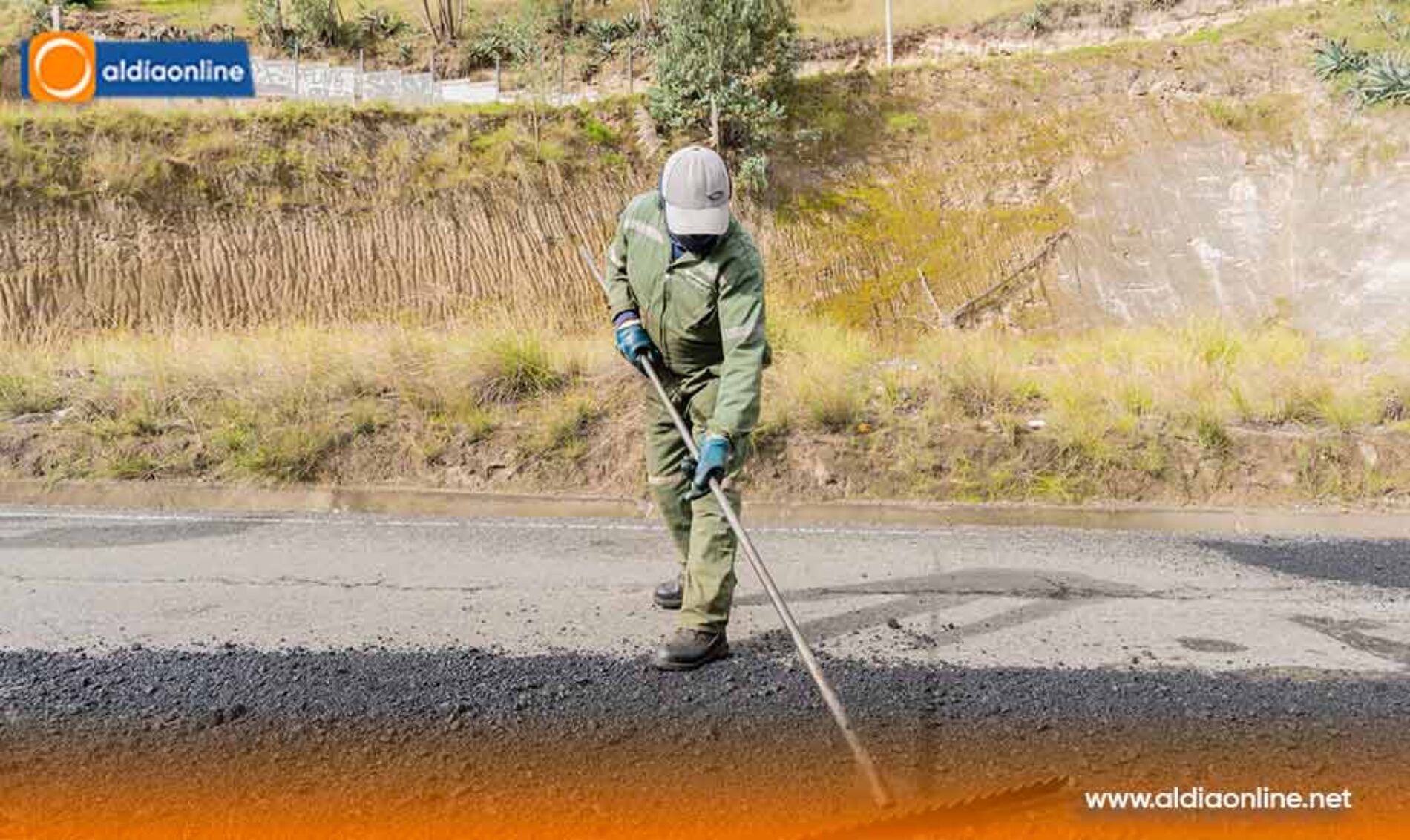 PREFECTURA DE COTOPAXI EJECUTA BACHEO EMERGENTE EN LA VÍA LATACUNGA–PUJILÍ ANTE DETERIORO VIAL