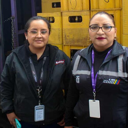 INTENDENCIA DE POLICÍA DE LATACUNGA DECOMISA 672 BOTELLAS DE CERVEZA REETIQUETADA TRAS ALERTA DE CERVECERÍA NACIONAL