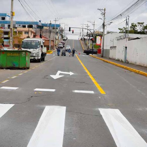 PUJILÍ REFUERZA LA SEGURIDAD VIAL CON NUEVOS TRABAJOS DE SEÑALIZACIÓN