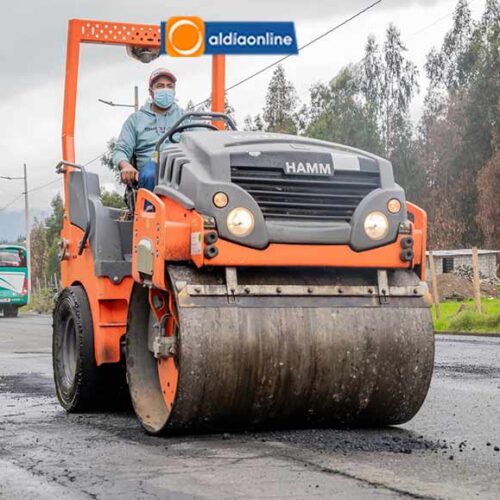 PREFECTURA DE COTOPAXI EJECUTA BACHEO EMERGENTE EN LA VÍA LATACUNGA–PUJILÍ ANTE DETERIORO VIAL