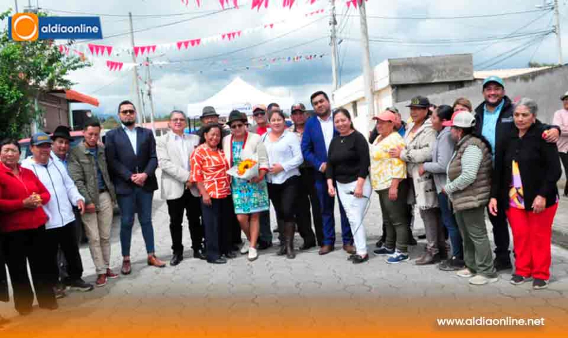 BARRIO GOTERA YÁNEZ INAUGURA 800 METROS DE ADOQUINADO CON APORTE DE LA PREFECTURA DE COTOPAXI. (VIDEO)