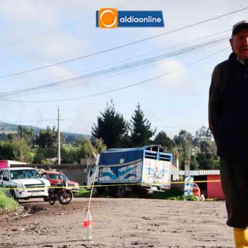 PREFECTURA DE COTOPAXI INICIA OBRA DE ASFALTADO EN TOACASO, UNA INTERVENCIÓN ESPERADA POR AÑOS