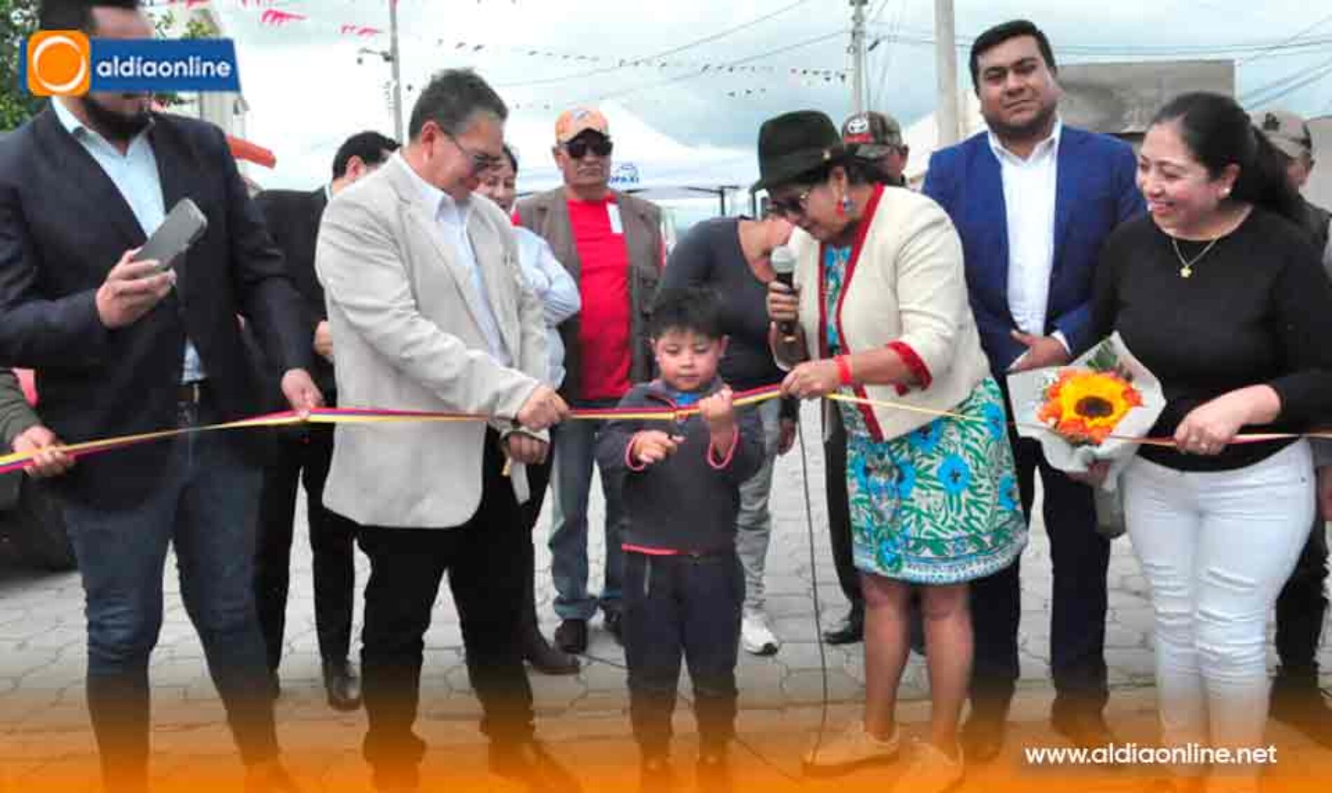BARRIO GOTERA YÁNEZ INAUGURA 800 METROS DE ADOQUINADO CON APORTE DE LA PREFECTURA DE COTOPAXI. (VIDEO)