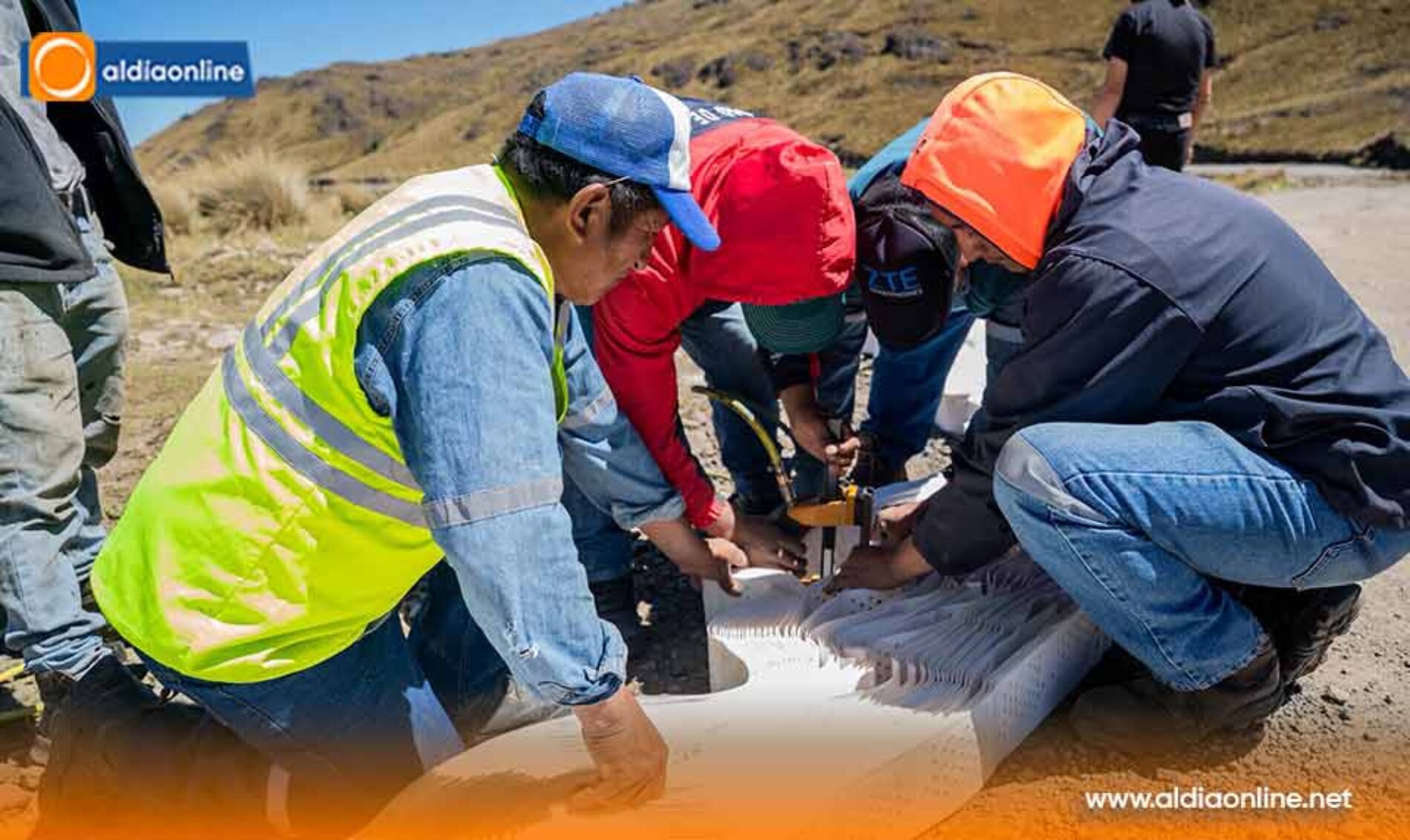 PREFECTURA DE COTOPAXI PRUEBA INNOVADOR ASFALTADO CON GEOCELDAS EN LA VÍA APAHUA–ANGAMARCA
