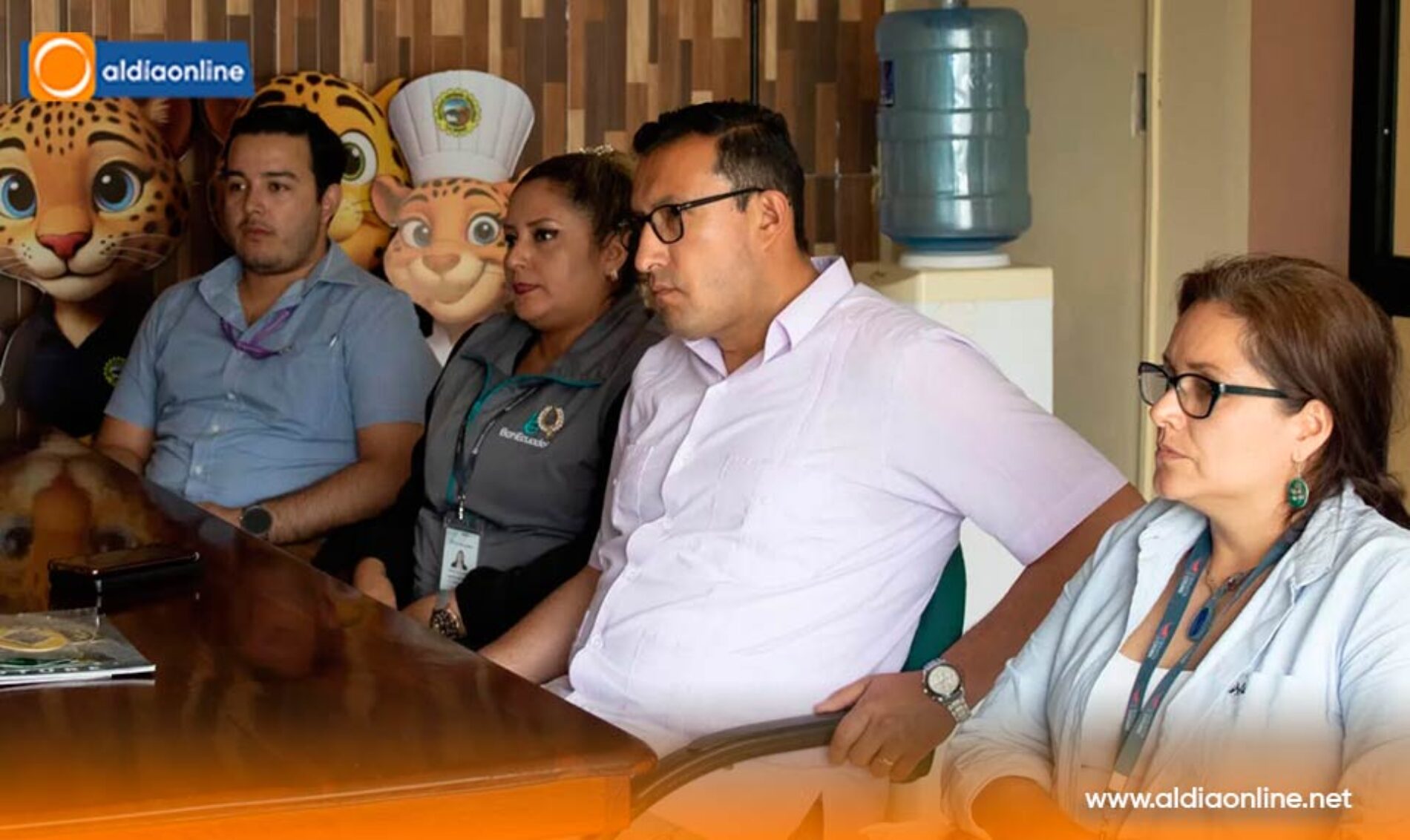 GOBERNADOR DE COTOPAXI Y ELEPCO RECORREN LA MANÁ PARA FORTALECER EL ALUMBRADO PÚBLICO Y LA SEGURIDAD