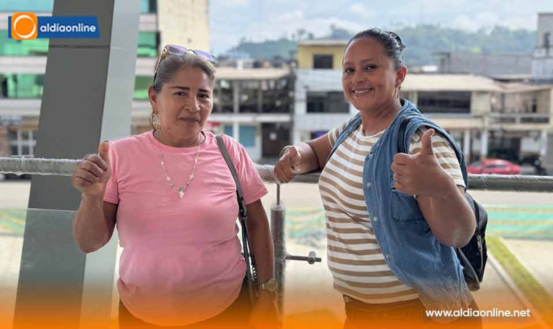 COMERCIANTES DE LA MANÁ RECORREN EL NUEVO MERCADO CENTRAL