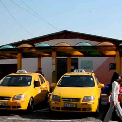 INICIA LA DEMOLICIÓN DEL MERCADO JUAN MONTALVO COMO PARTE DEL PROYECTO DE CONSTRUCCIÓN DEL NUEVO CENTRO COMERCIAL MUNICIPAL