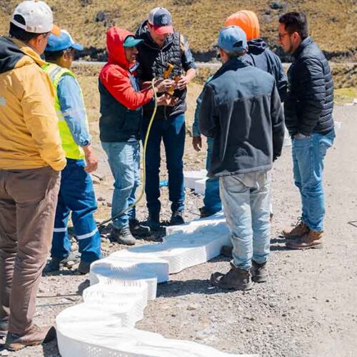 PREFECTURA DE COTOPAXI PRUEBA INNOVADOR ASFALTADO CON GEOCELDAS EN LA VÍA APAHUA–ANGAMARCA