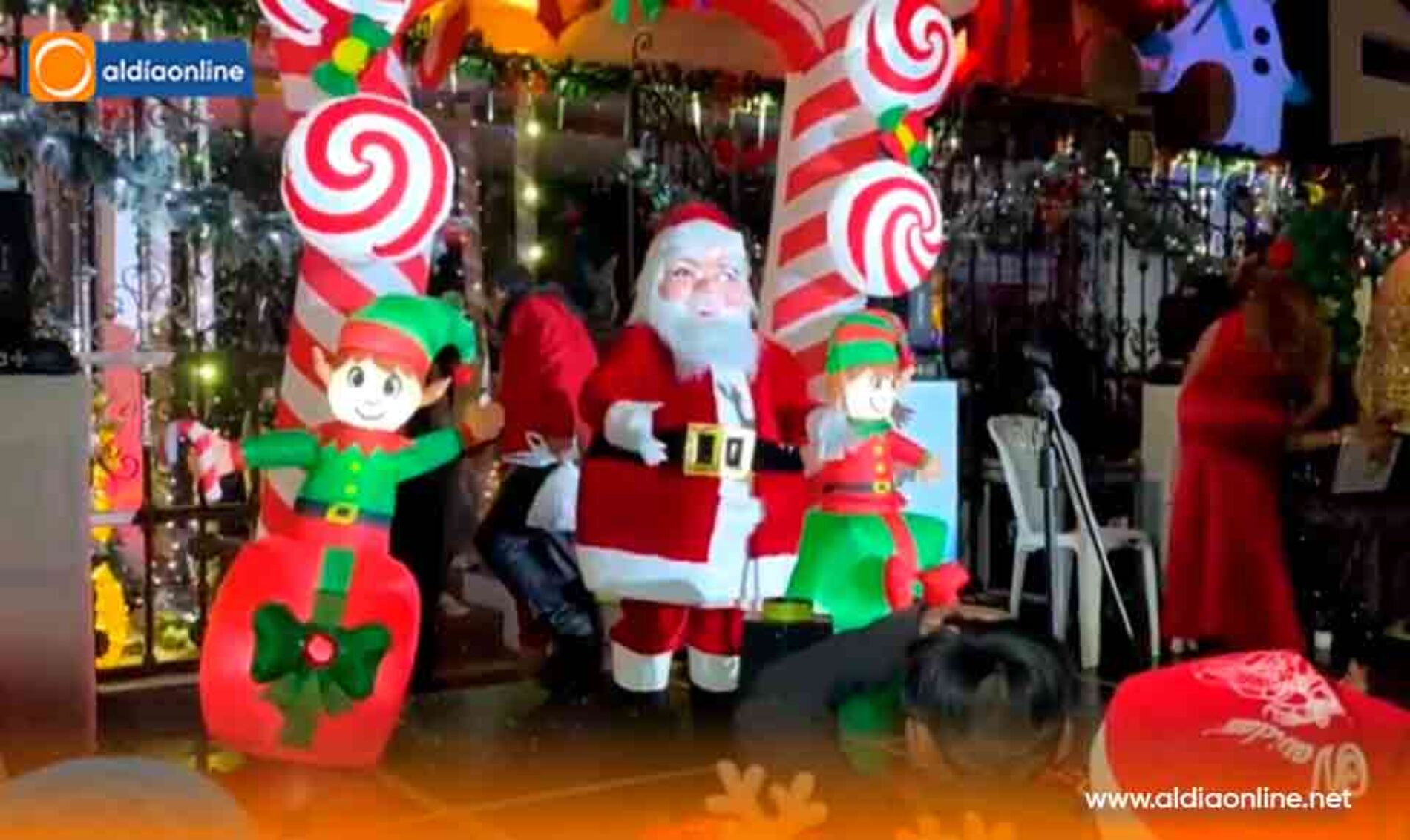 LA CASA DE PAPÁ NOEL ILUMINÓ LA NAVIDAD EN LATACUNGA CON UNA EMOTIVA VELADA