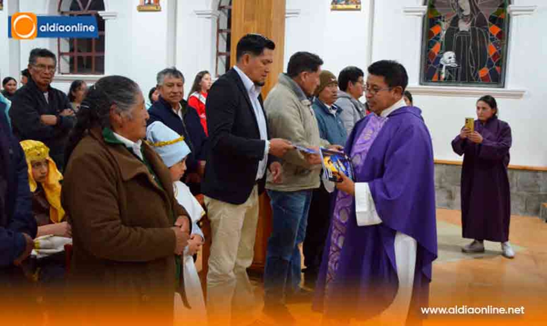 INICIO DE LA NOVENA EN LA PARROQUIA JOSEGUANGO BAJO: UN LLAMADO A LA UNIDAD Y LA ESPERANZA (VIDEO)
