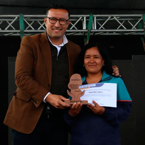 GOBERNADOR DE COTOPAXI NELSON SÁNCHEZ DESTACA LIDERAZGO FEMENINO EN EL 2DO. ENCUENTRO “MANOS QUE LIDERAN”