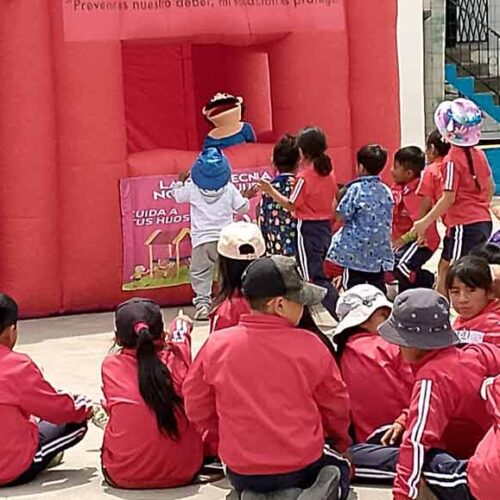 BOMBEROS DE LATACUNGA DESARROLLARON JORNADA PREVENTIVA EN LA ESCUELA “GENERAL QUISQUIS”