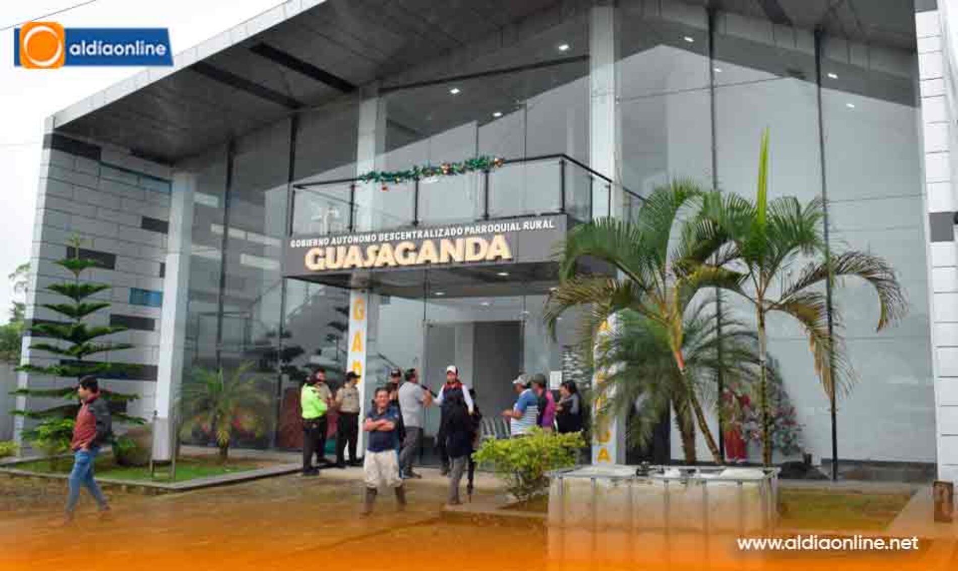 PREFECTURA FIRMA CONVENIO Y  CONSOLIDA OBRAS VIALES CLAVE QUE IMPULSAN EL DESARROLLO DEL SUBTRÓPICO DE COTOPAXI