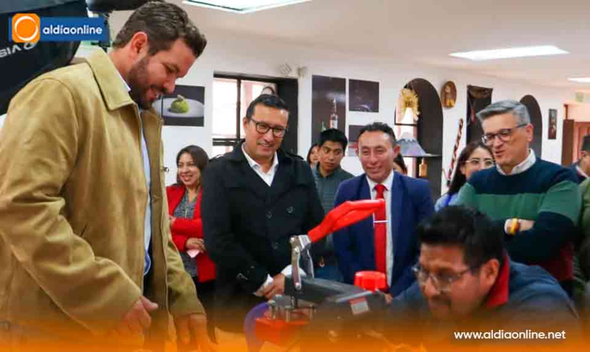 INSTITUTO SUPERIOR TECNOLÓGICO VICENTE LEÓN RECIBE VISITA HISTÓRICA DE AUTORIDADES EDUCATIVAS NACIONALES